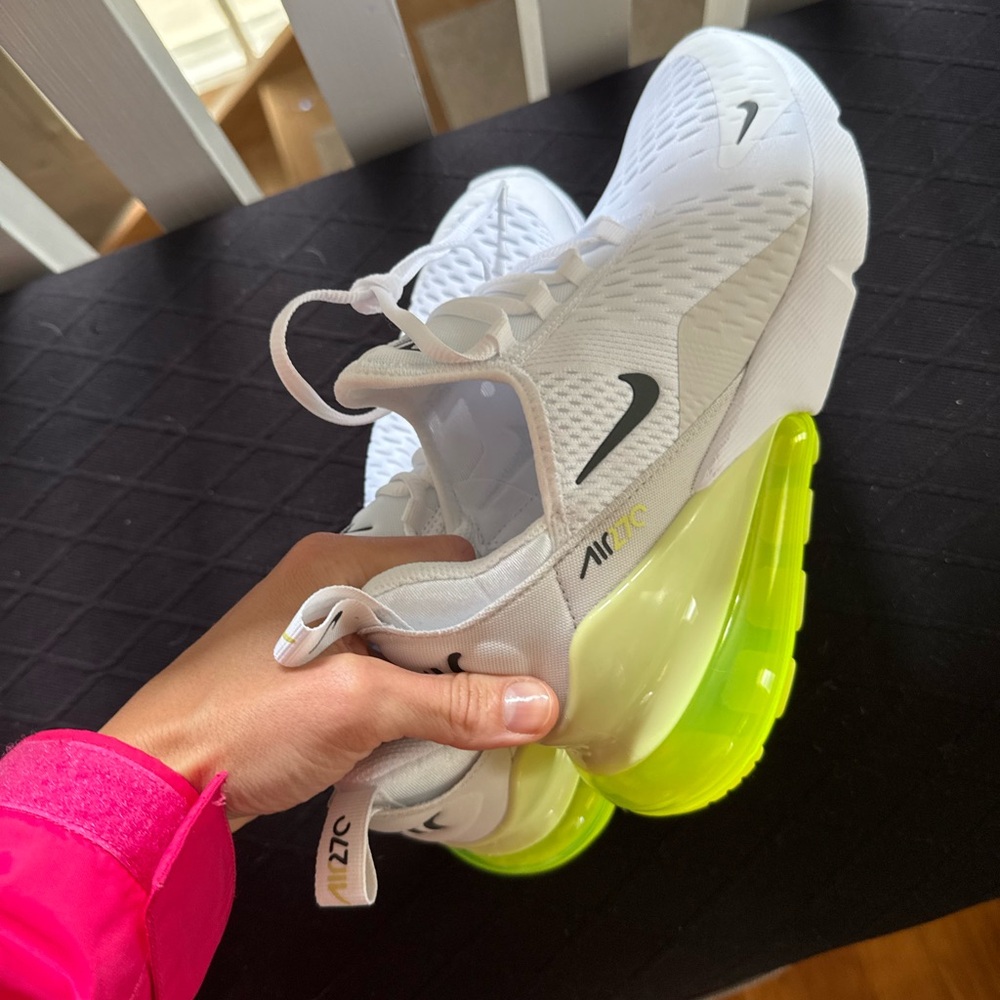 Nike Air Max 270 GS in White and Anthracite